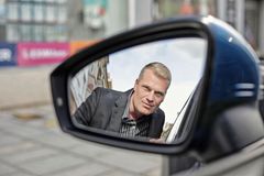 Narozeniny jsem si představoval jinak, vzkázal Turek. Zmínil svou "multikulti" rodinu