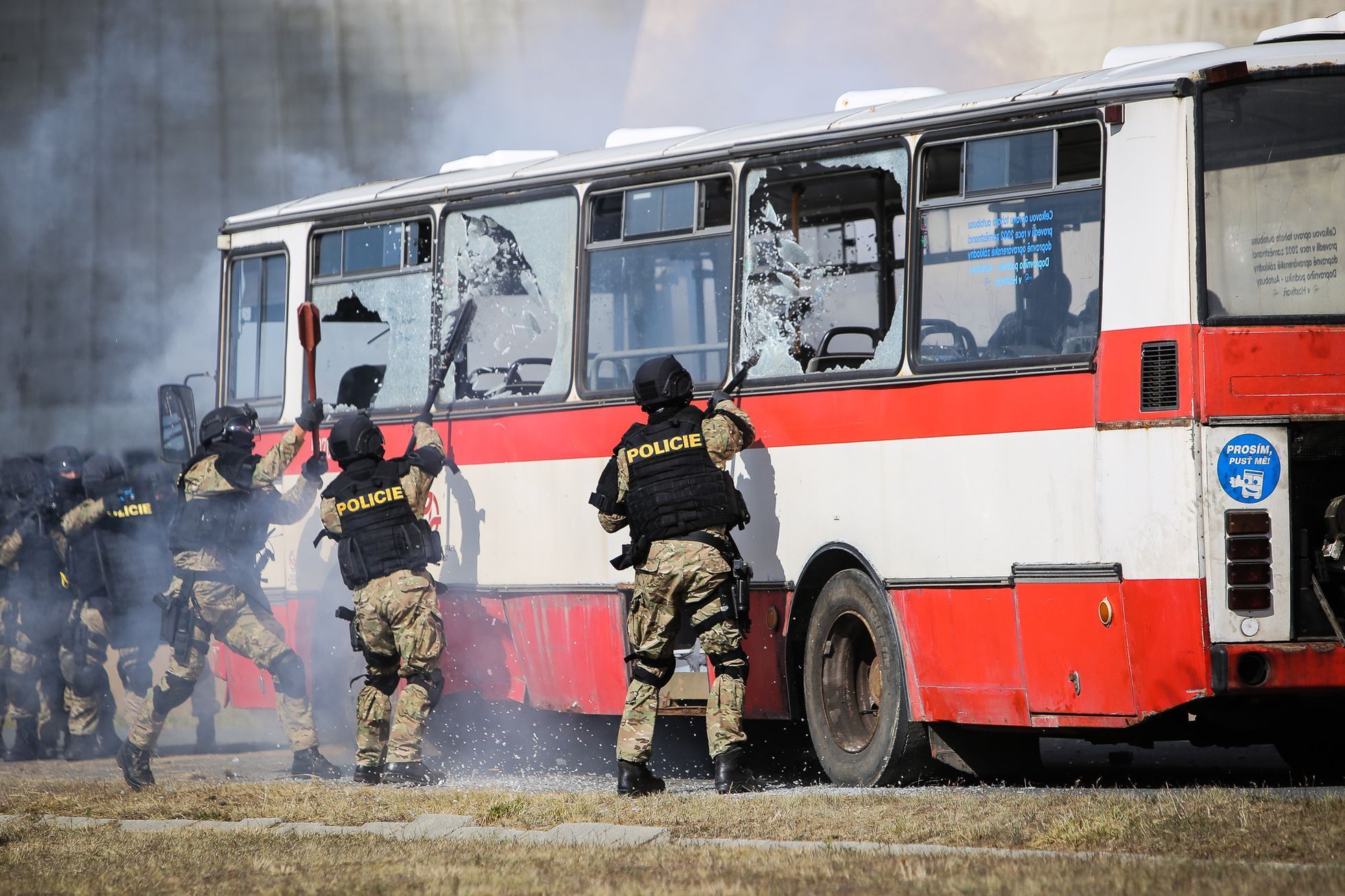 Safeguard - společné cvičení Armády ČR a policie při ochraně jaderné elektrárny Dukovany