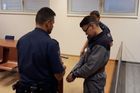 Soud propustil skautského vedoucího, který zneužil desítky dětí. Z vězení zatím nejde