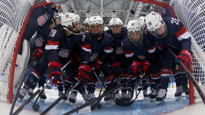 Americké hokejisty budou bojovat o olympijské zlato