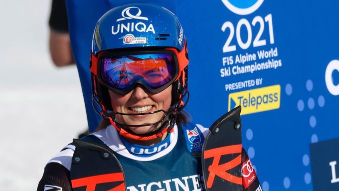 Slováci velebí Vlhovou, naděje Ledecké na medaili utnula ledová past ve slalomu