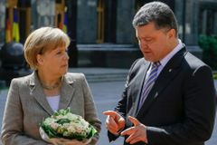 Merkelová slíbila Ukrajině 500 milionů eur na obnovu východu