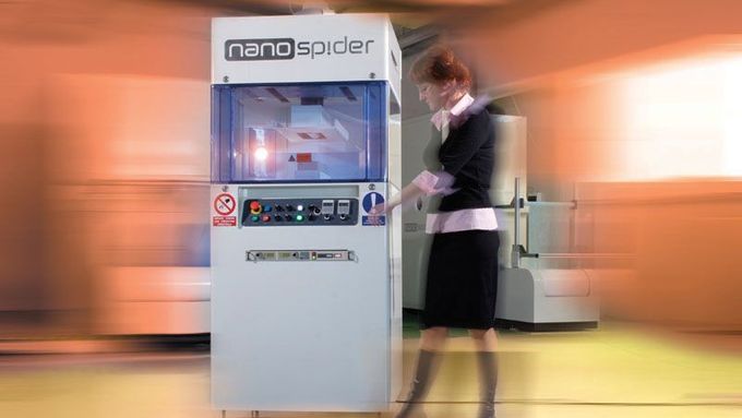 Nanospider - technologie umožňující průmyslovou výrobu nanovláken.