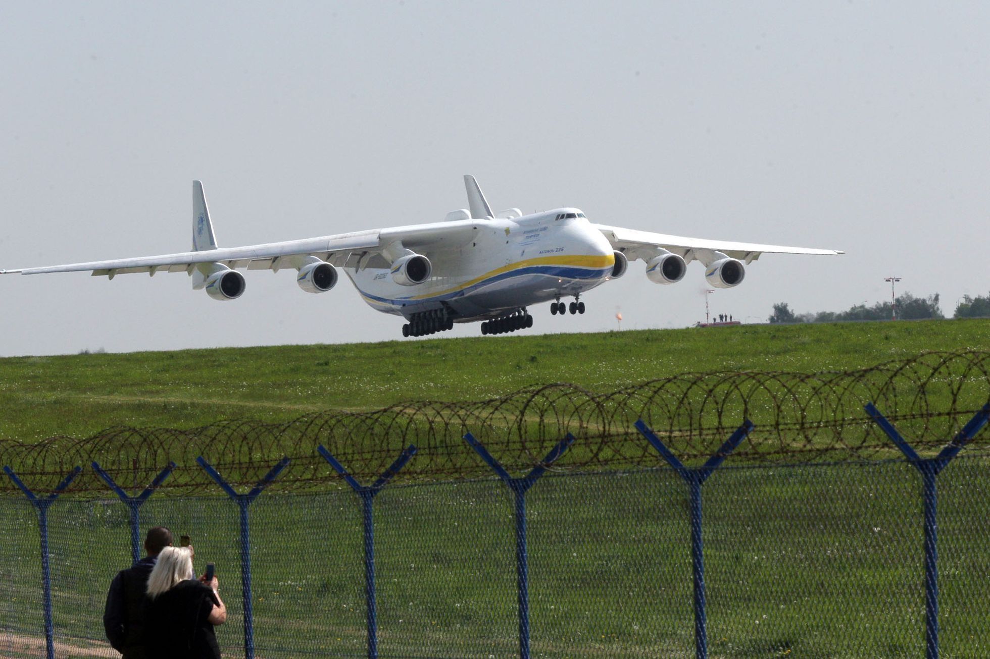 An-225 Mrija přiltálo v Praze