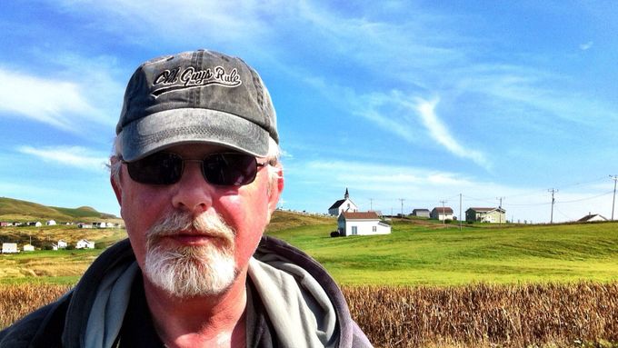 Spisovatel Peter May je na snímku na ostrově Entry v kanadské provincii Québec.