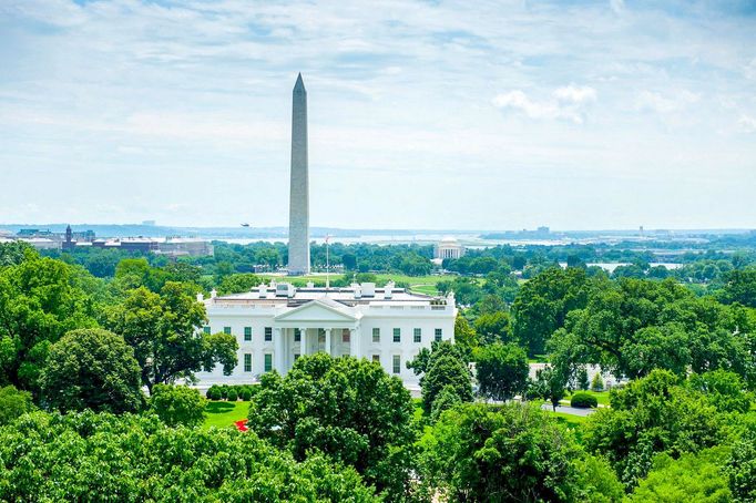 Pohled na Bílý dům ve Washingtonu DC, USA. Snímek z roku 2017.