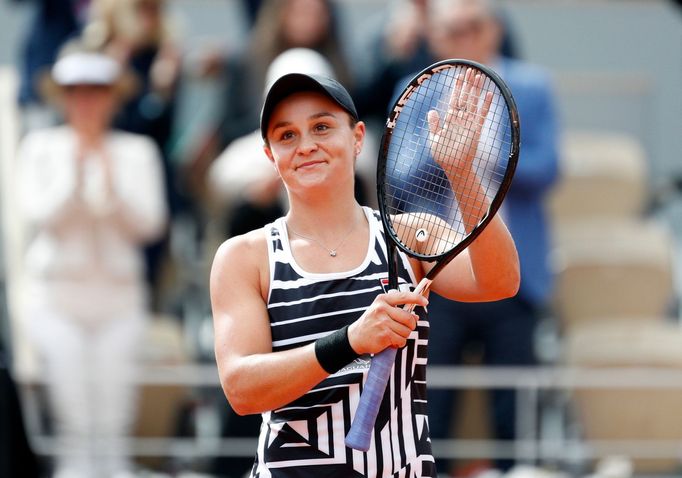 Ashleigh Bartyová slaví vítězství ve French Open 2019