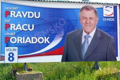 Slovenský politik Gaulieder zemřel pod koly vlaku. V minulosti kritizoval Mečiara