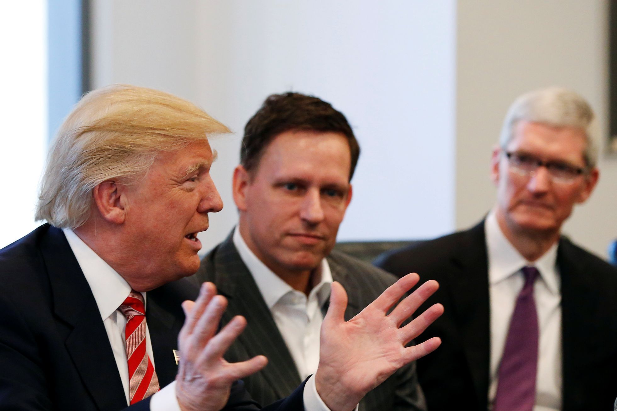 Donald Trump Peter Thiel Tim Cook setkání s kapitány technologických firem v Trump Tower