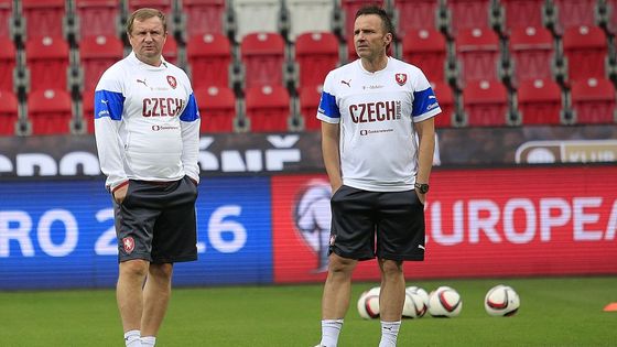 Prohlédněte si galerii z dnešního tréninku české fotbalové reprezentace před kvalifikačním zápasem s Kazachstánem, který v Plzni sledovaly dva tisíce fanoušků.