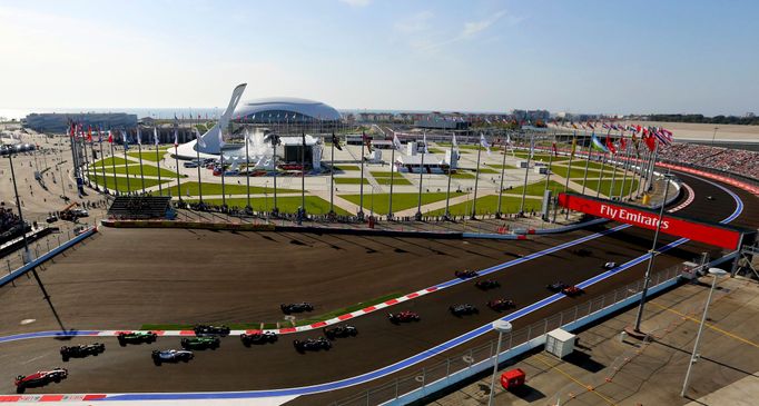 General view of the race track during the first Russian Grand Prix in Sochi October 12, 2014. REUTERS/Stringer (RUSSIA - Tags: SPORT MOTORSPORT F1)