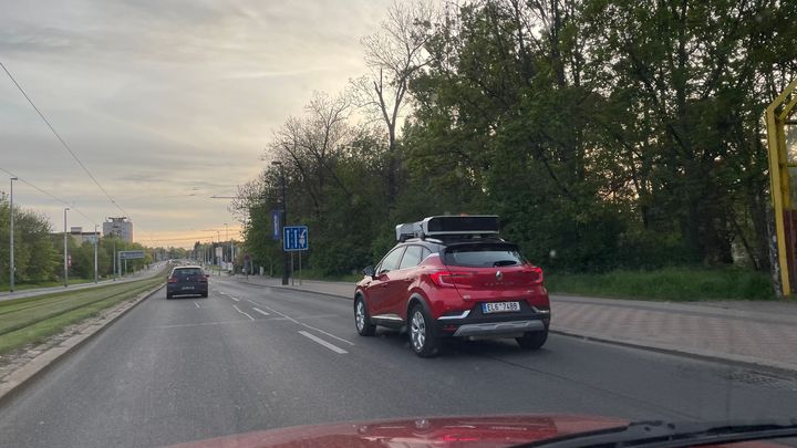 Praze 6 vadí Středočeši v autech. Chce řešit kolony, prosazuje rozšíření bus pruhů