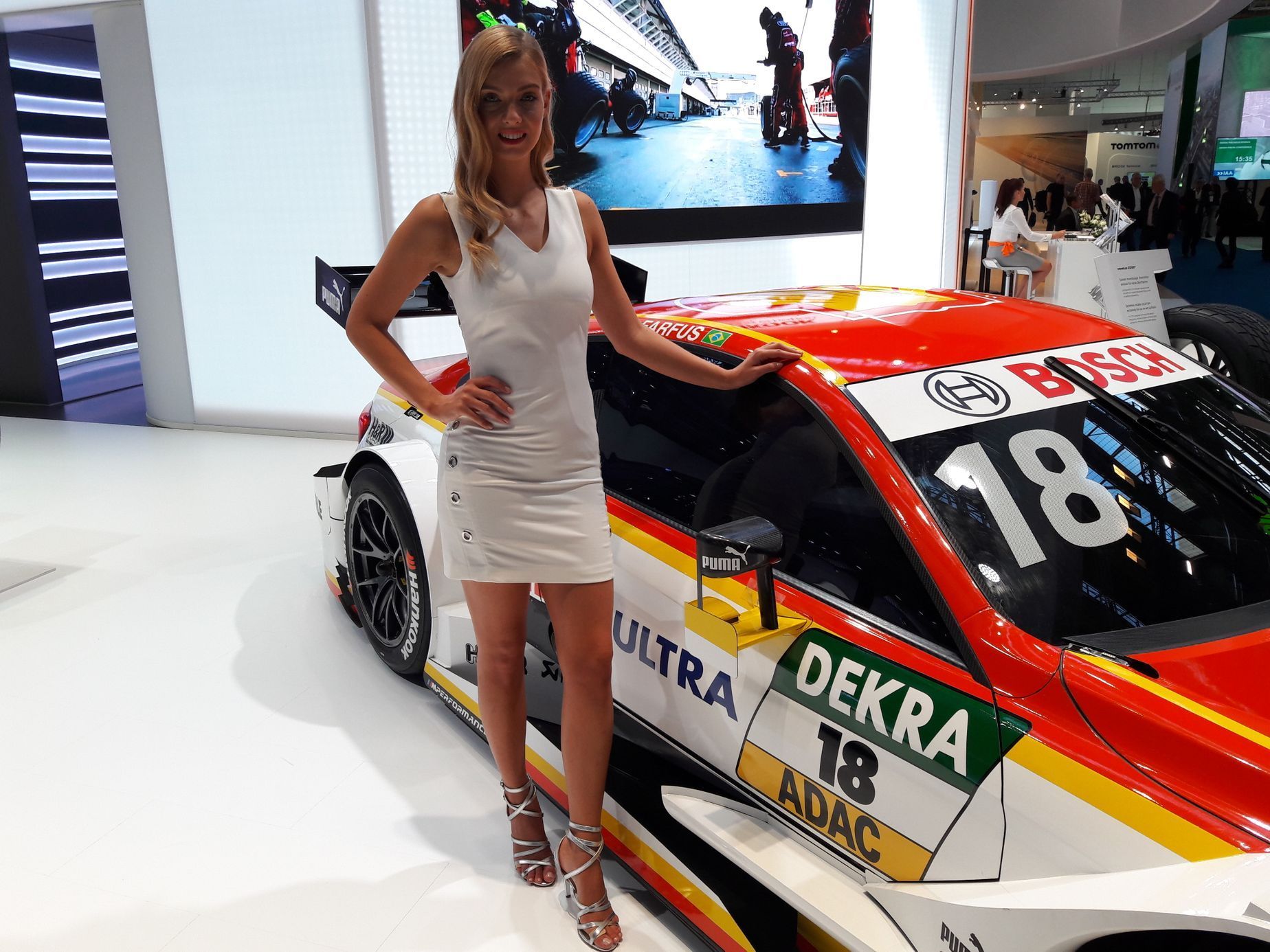 Auta a holky IAA Frankfurt 2017