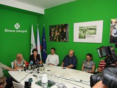 Místopředsedkyně Dana Kuchtová oznámila kandidaturu na post předsedy Strany zelených.