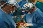 Transplantovaný orgán s dítětem neporoste, říká lékař po operaci batolete s mechanickým srdcem