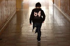 Syn zameškal ve škole 528 hodin, matce hrozí dva roky