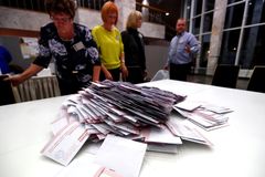 Volby v Lotyšsku vyhrála proruská strana, druzí jsou populisté
