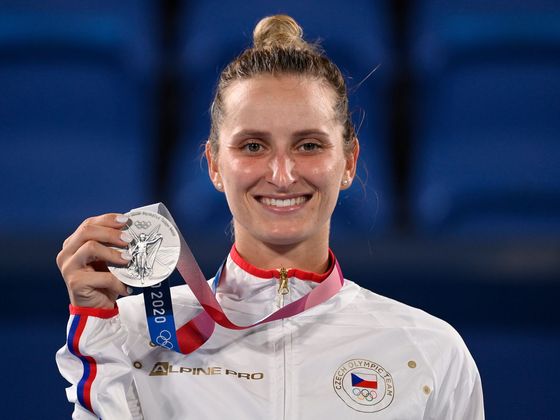 Markéta Vondroušová se stříbrnou olympijskou medailí.