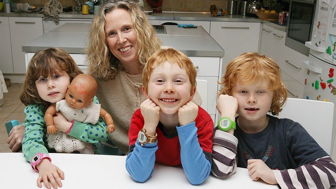 Dětem Claire Bardner se hlídací hodinky moc líbí
