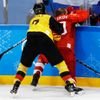Ilja Kovalčuk a Daryl Boyle ve finále Rusko - Německo na ZOH 2018