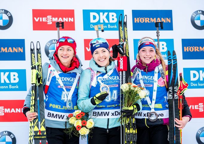 biatlon, SP 2018/2019, Pokljuka, vytrvalostní závod žen, bronzová Markéta Davidová (vpravo)