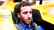 Daniel Ricciardo (McLaren) – 15 milionů USD (cca 325 mil. Kč). Věčně usměvavý Australan je dalším příkladem jezdce, jehož popularita předčila dosavadní výsledky. Ale aby nás někdo nenařknul z nepřejícnosti, britské stáji se investice do zkušeného jezdce určitě vyplatí i po sportovní stránce.