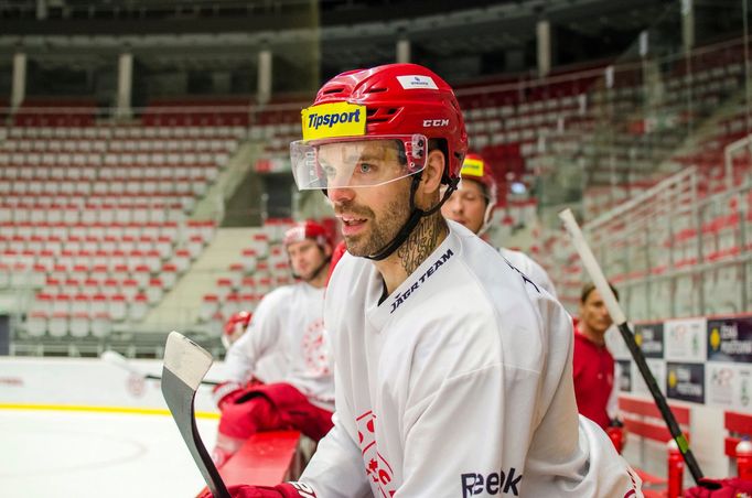 Jakub Klepiš při prvním tréninku Třince před novou sezonou.