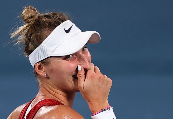 Markéta Vondroušová v semifinále OH 2020 proti Elině Svitolinové