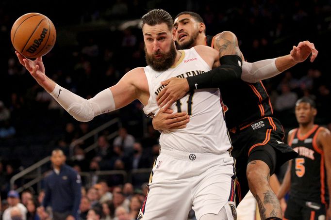 Jan 20, 2022; New York, New York, USA; New Orleans Pelicans center Jonas Valanciunas (17) is fouled by New York Knicks forward Obi Toppin (1) during the fourth quarter at