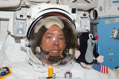 Astronaut Krteček se poprvé přihlásil z oběžné dráhy