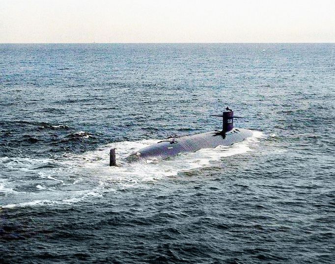 USS Thresher v roce 1961 na kolorizované fotografii.