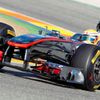 Testy F1 ve Valencii: Hamilton