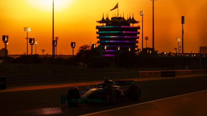 Nejdelší sezona formule 1 v historii začne už tuto sobotu v bahrajnském Sáchiru.