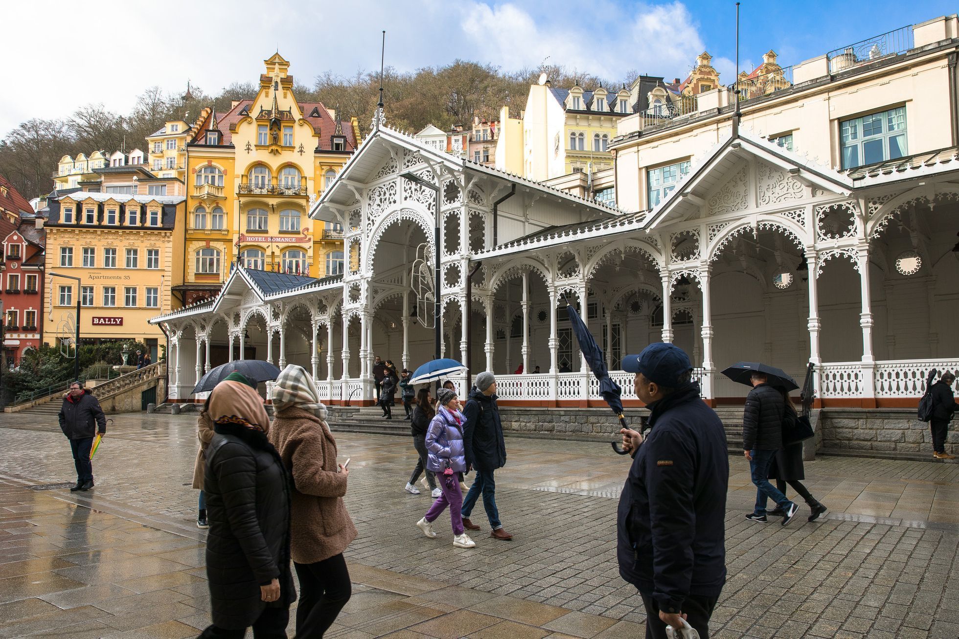 Karlovy Vary, turismus, obchody, turisté
