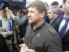 Čečenec Ramzan Kadyrov na oslavě ingušské nezávislosti.