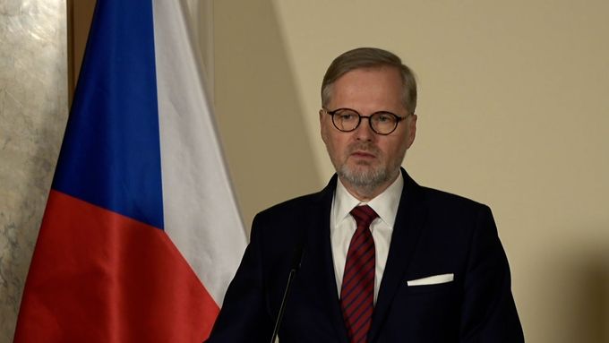 "Česko odkládá konzultace se Slovenskem," prohlásil premiér Petr Fiala po jednání vlády.