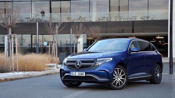 Test Mercedesu EQC: Teď se teprve ukáže, jaký má ta ambiciózní Tesla náskok