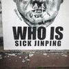 Čínský street art umělec Badiucao v Praze, výlep plakátů