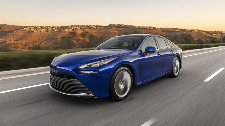 Poslední hřebíček do rakve. "Auto je tikající vodíková bomba," žalují majitelé Toyotu; Zdroj foto: Toyota