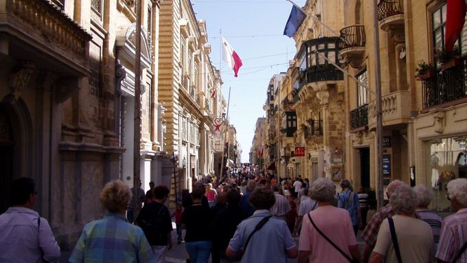 Malta není dost velká ani pro samotné Malťany, natož přistěhovalce.