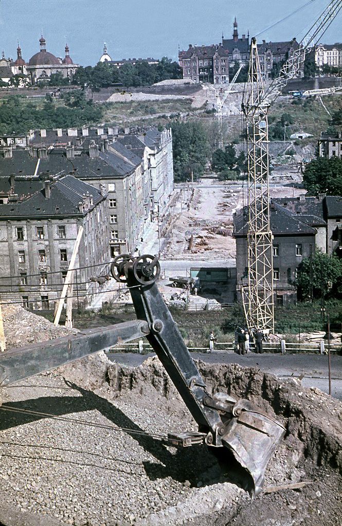 Obrazem: Unikátní fotografie z historie stavby Nuselského mostu / rok 1966