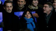Atraktivního soupeře si nenechala ujít ani francouzská politická smetánka: zleva exprezident  Nicolas Sarkozy, starostka Paříže Anne Hidalgová a ministr školství Vincent Peillon.