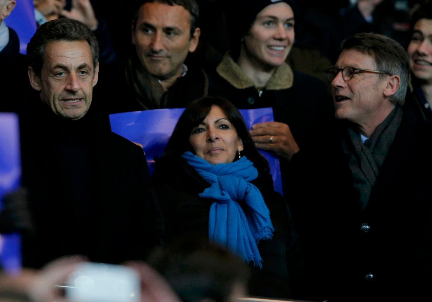 Fotbal, Liga mistrů, Paris St Germain - Barcelona:  Nicolas Sarkozy, Anne Hidalgová a  Vincent Peillon