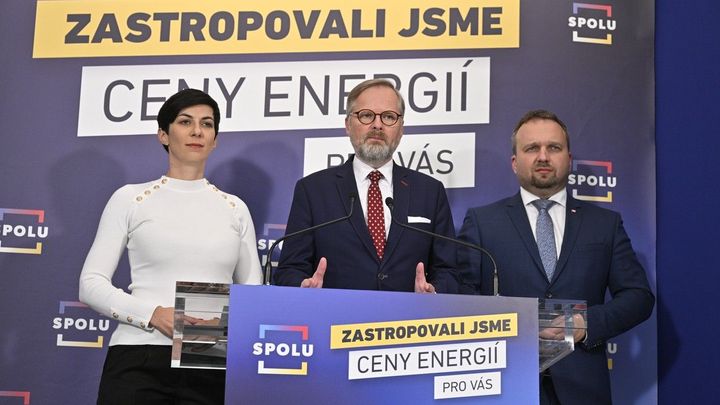 Daně nezvýšíme, slibuje Fiala. Je to neudržitelné, oponují i ekonomičtí poradci vlády; Zdroj foto: ČTK