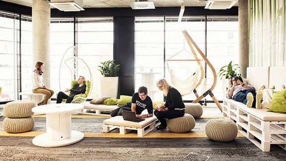Budova získala ocenění v soutěži Nejlepší z realit 2016, CIJ AWARDS Czech Republic 2016 a postoupila do finále probíhající soutěže Zasedačka roku.