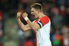 Slavia odvrátila porážku v derby problematickou penaltou. Odvážná Sparta bere jen bod