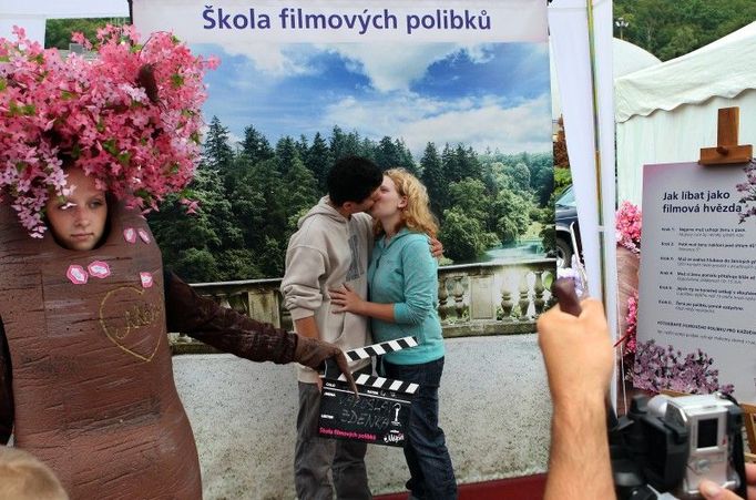 44. MFF Karlovy Vary - Škola filmových polibků - atrakce pro veřejnost