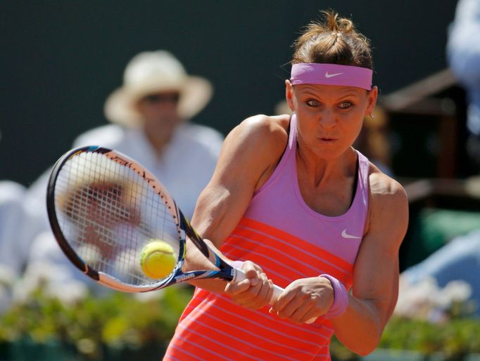 Lucie Šfářová v semifinále French Open 2015 proti Aně Ivanovičové.