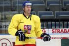 Hokejový útočník Petr Nedvěd má zlomenou čelist