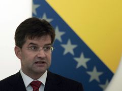 Slovák Miroslav Lajčák bdí za EU nad mírem mezi Bosňáky, Srby a Chorvaty v Bosně a Hercegovině.
